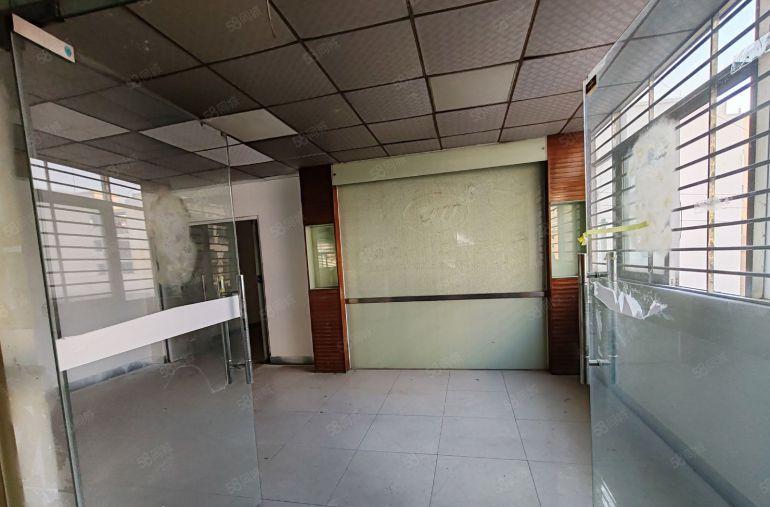 长安乌沙原房东900平出租.免租期三个月，面积实量，全新地坪