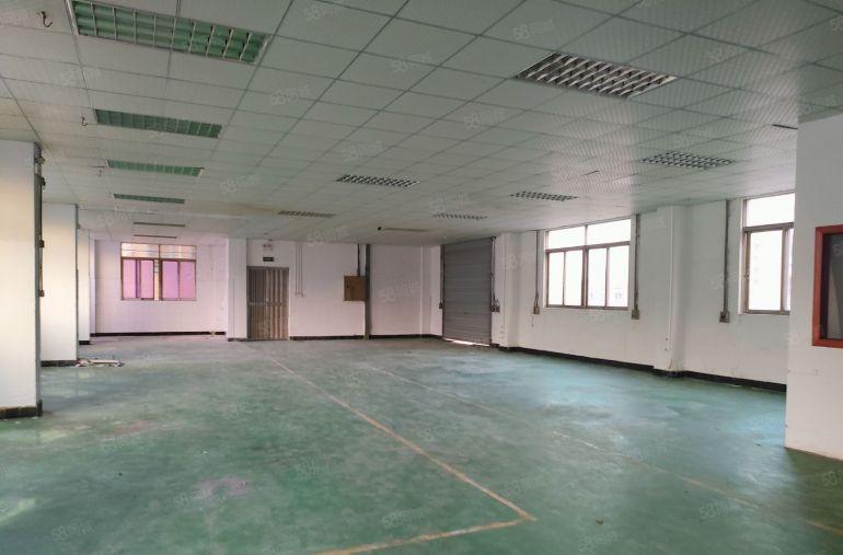 长安镇新出三楼560平现成装修水电齐全厂房出租，合同期限长