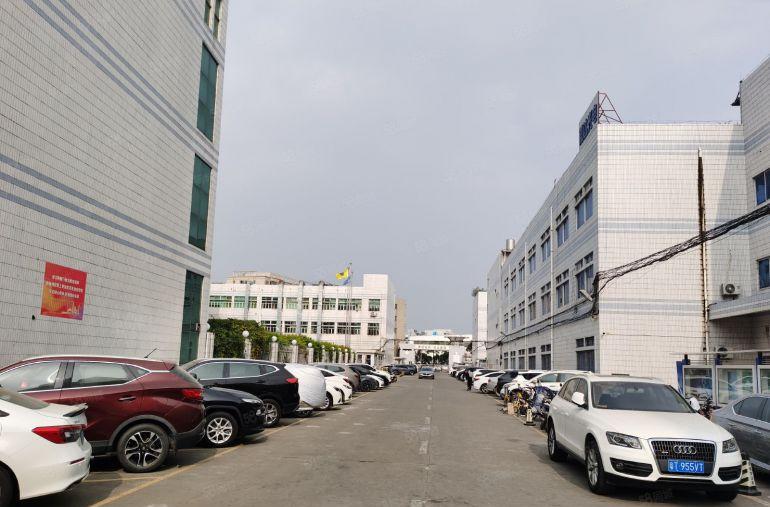 乌沙新出二楼漂亮无尘车间，实际900平方，拎包生产