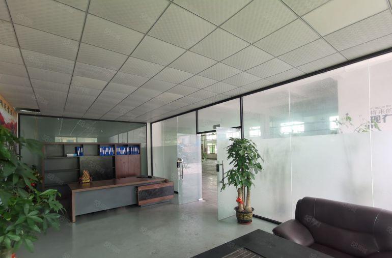 长安一楼现成装修厂房出租，面积1000平方，精装修办公室