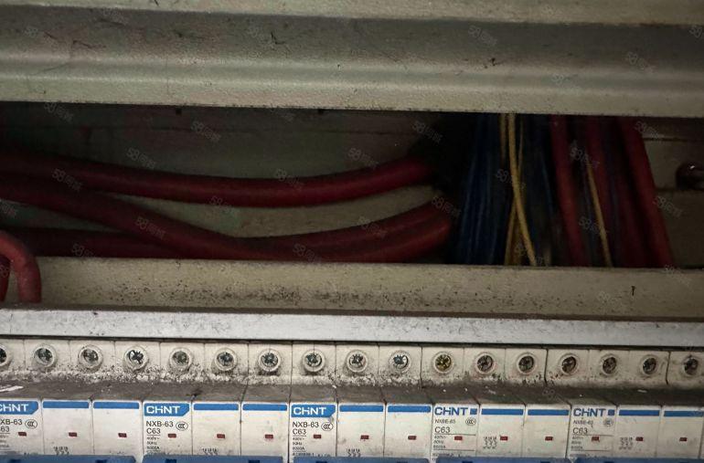 长安镇乌沙原房东单一层2050平现成航车特价厂房出租