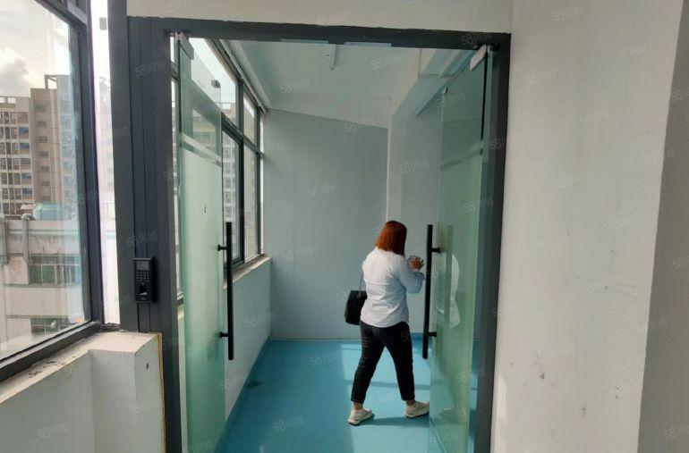 长安乌沙新出楼上500平带装修厂房低价出租