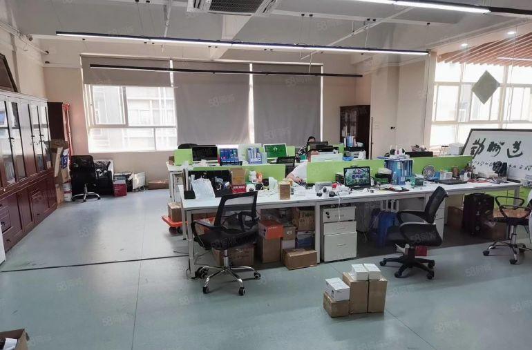 长安新民工业区原房东红本厂房楼上650平精装修出租水电齐可分