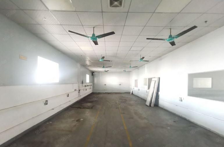 长安二楼精装修厂房出租2000平方可分租，现成办公地，临深