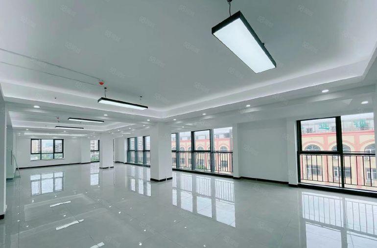 全新写字楼原房东，光线好，两台客梯，低价出租