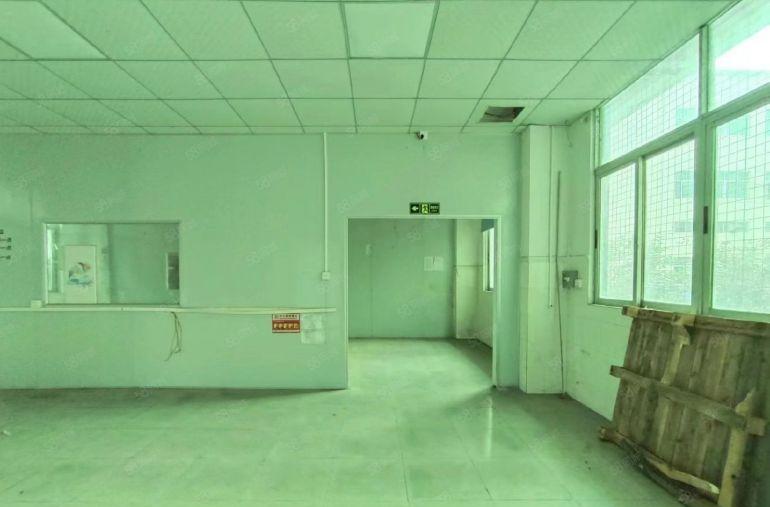 上角一楼320平15元一平，水电齐全带办公室交通方便厂房出租