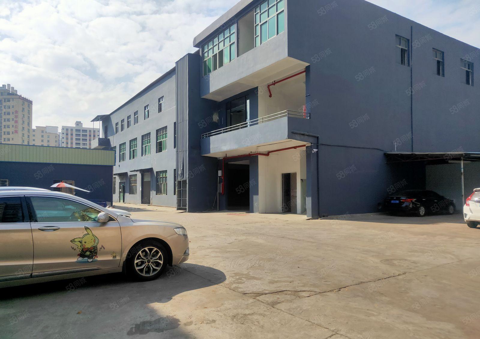 长安镇沙头东大路楼上1400平方.水电齐全，有办公室。