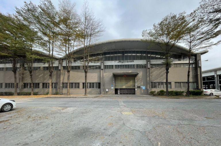 长安镇工业园区独栋钢构厂房出租1万平方，滴水9米高形象好