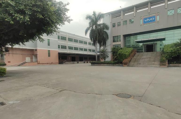 长安镇锦厦靠近深圳一楼4000平精装修水电齐全低价厂房出租