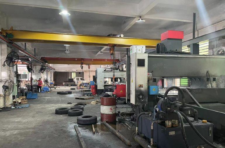 长安沙头社区一楼2500平方现成装修5吨行车厂房出租仓库出租