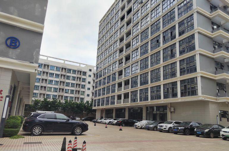 长安乌沙工业区原房东自用厂房楼上1000平整层带装修有红本