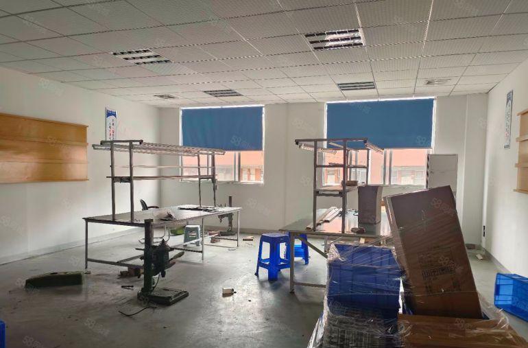 长安宵边独院，原房东二楼2500平，价格10元精装修水电齐全