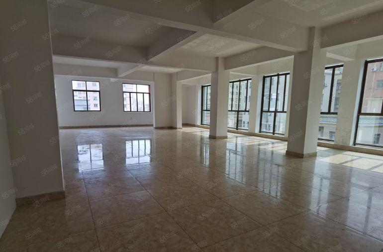 低价厂房出租，长安厦边，现成装修厂房，可直接入驻，条件优惠