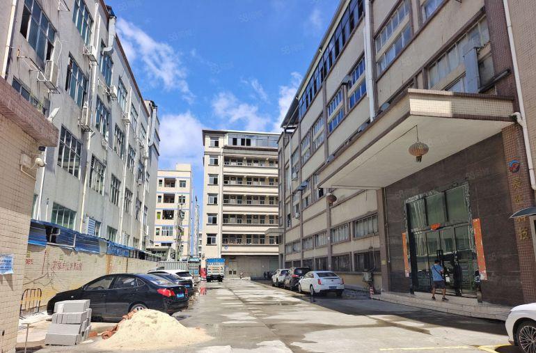 长安乌沙独门独院一楼2500平方，三楼2500平方水电齐全