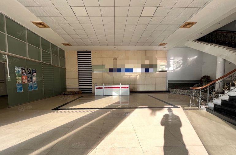 长安锦厦一楼1000平厂房间低价出租 临界深圳 五金 注塑