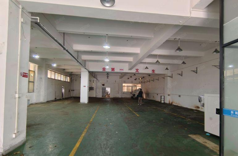 长安街口新安社区一楼厂房出租660平方，现成办公室，水电齐全