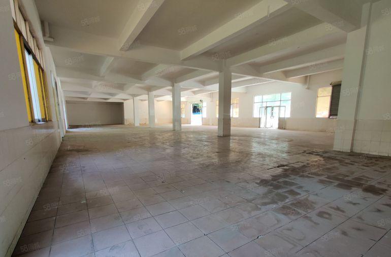 长安街口社区新出原房东厂房三层2000平方，门前空地超大