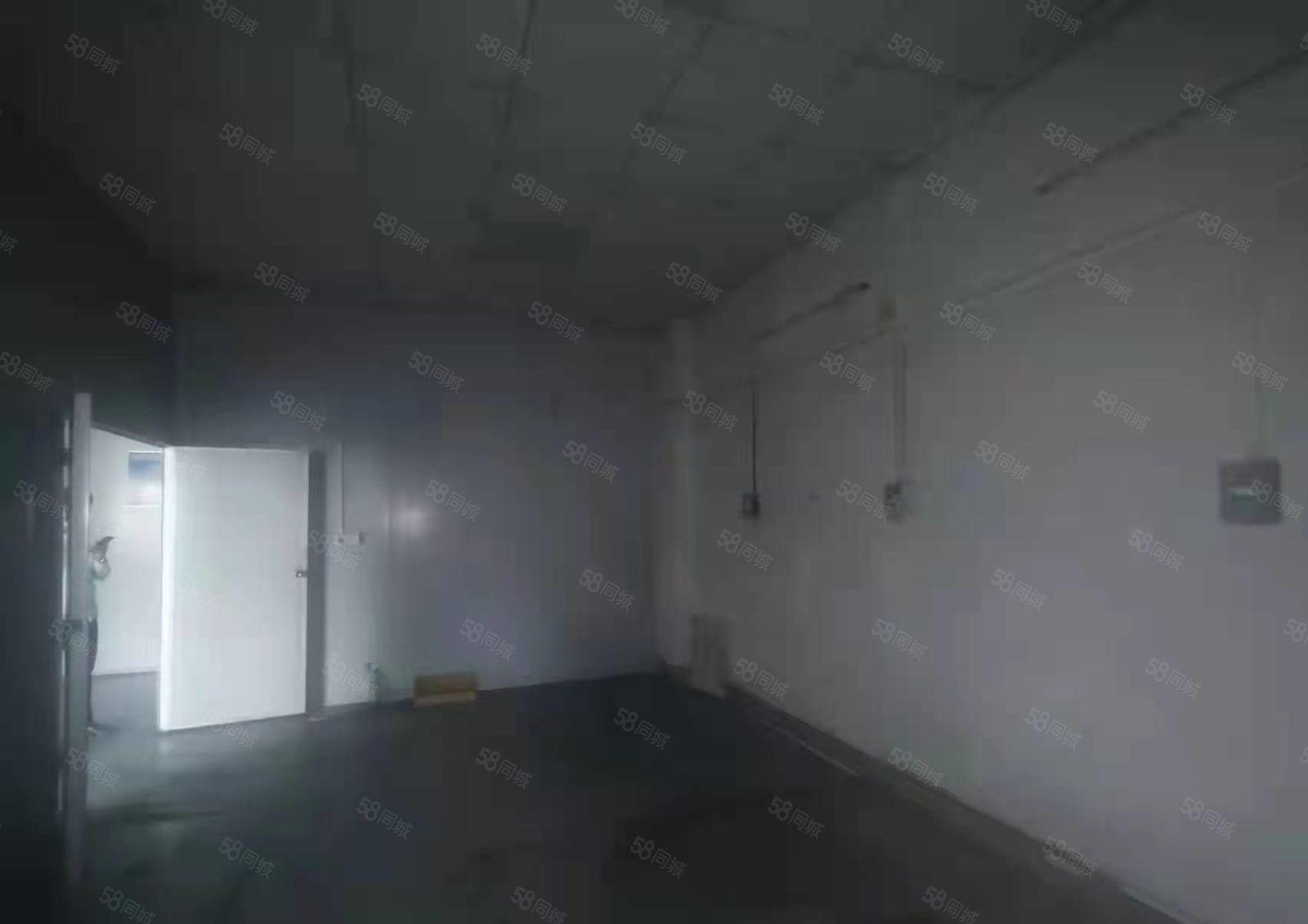 长安镇沙头新出二楼385平方，水电齐全豪华装修。