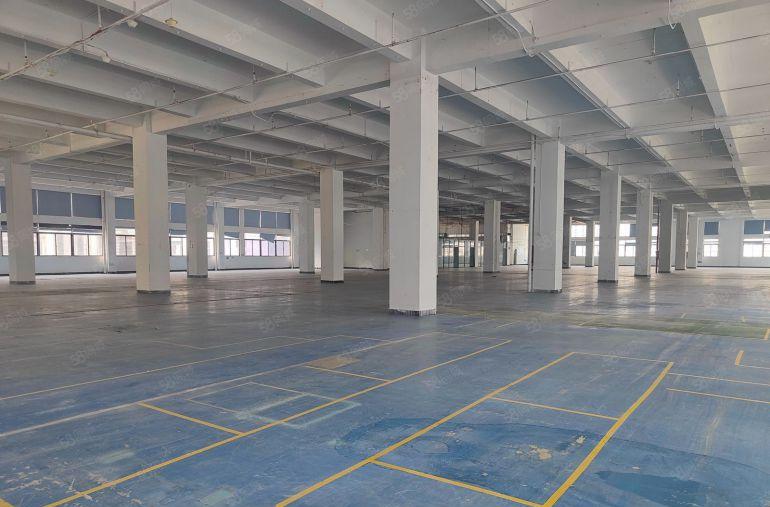 大型工业园区分租四楼2800平方米高5米承重1吨租金18元