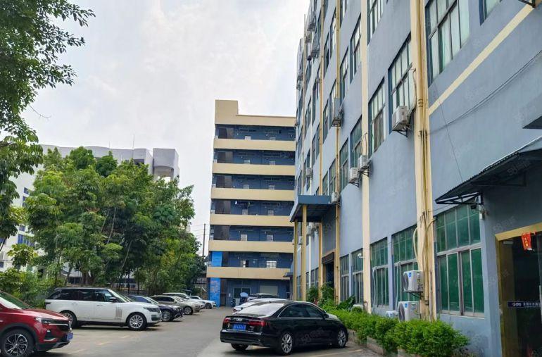 乌沙新出二楼1700平低价厂房出租，不限电，合同期限长