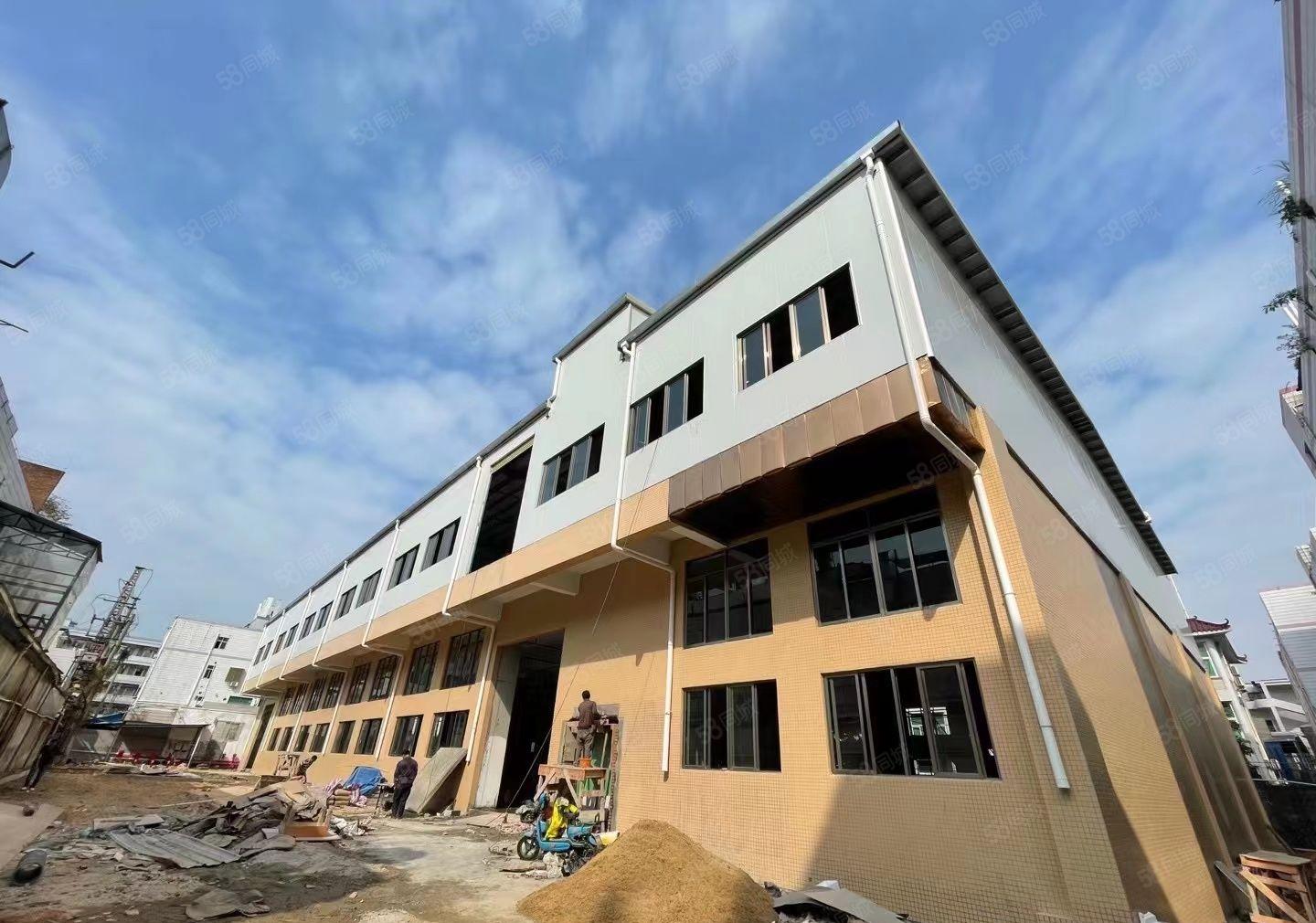 年底厂房，低价出租，上角一楼2600平水电到位，入驻可生产