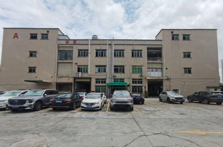 长安一楼现成装修厂房出租，面积1000平方，精装修办公室