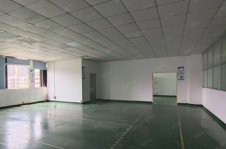 乌沙新出二楼1700平低价厂房出租，不限电，合同期限长