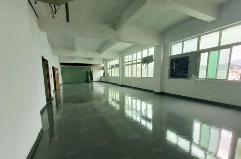 霄边楼上360平厂房15块低价急租，带精装修