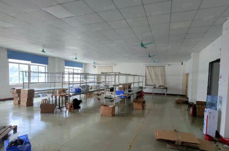 长安镇三楼500平工业厂房，现成办公室加吊顶