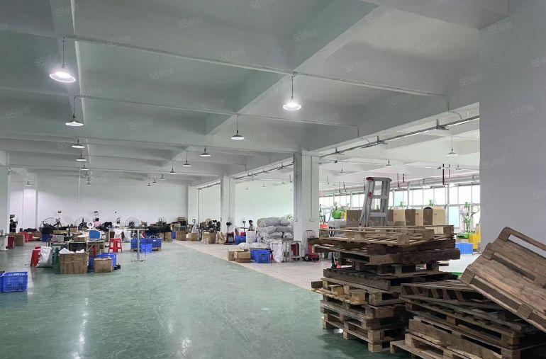 长安镇沙头轻轨旁2楼1200平方精装修水电齐全低价厂房出租