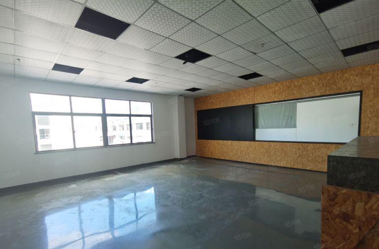 长安霄边豪华装修厂房，三楼1200平方，107国道旁，临深