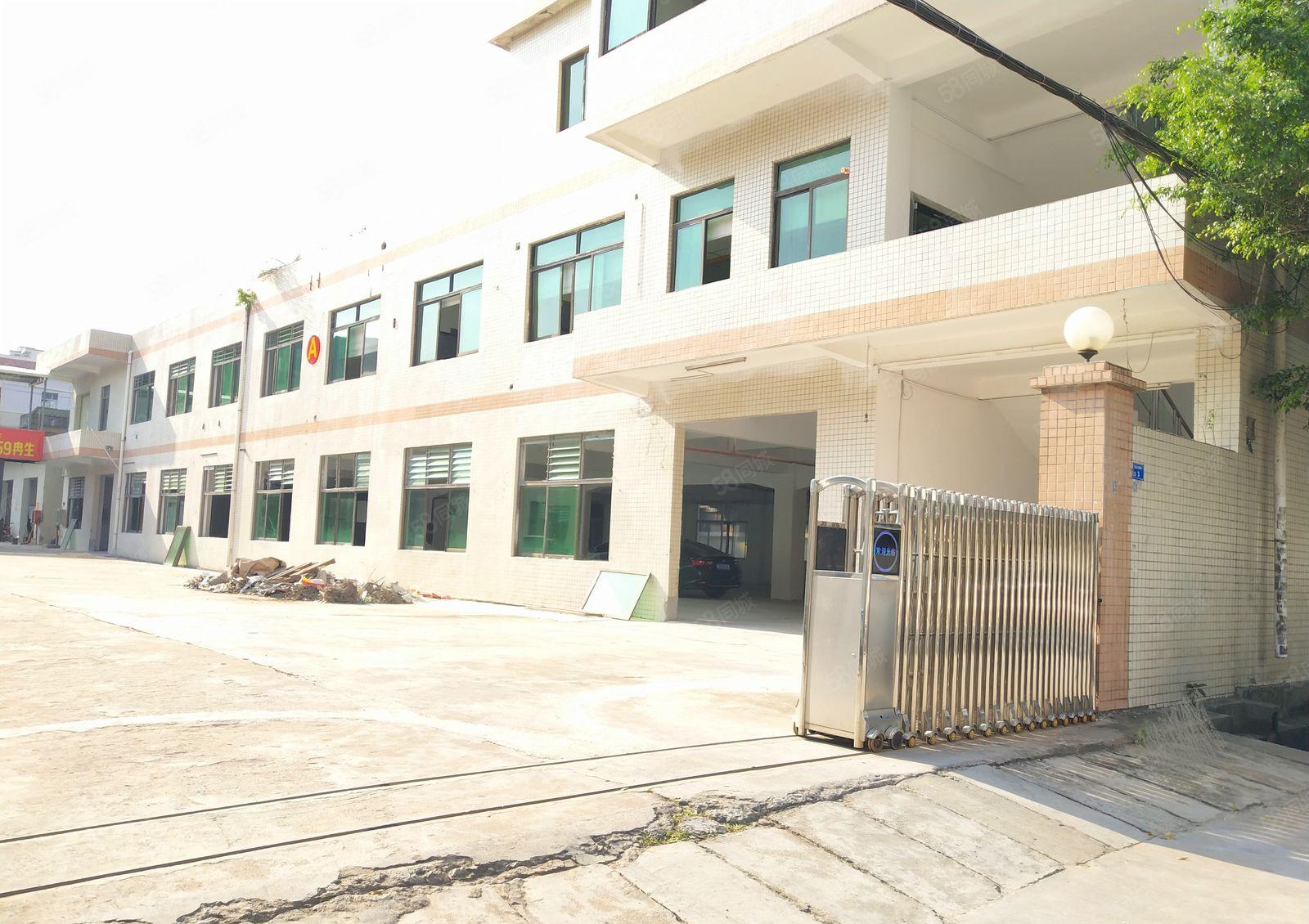 长安镇刚空出独院厂房2200平方，两层实际面积出租，水电齐全