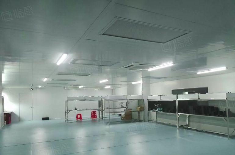 长安靠深圳新空无尘车间1450平出租，现成装修水电口罩手机屏