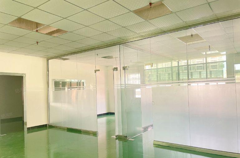 沙头楼上300平12元特价，工业园停车位充足，靠近深圳