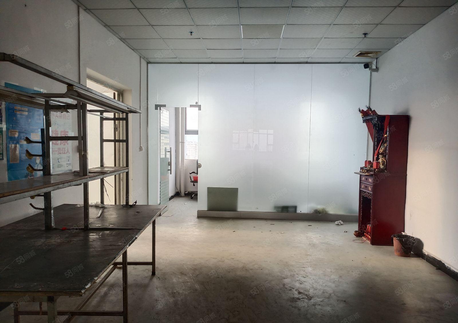 长安乌沙新出楼上2000平精装修厂房出租