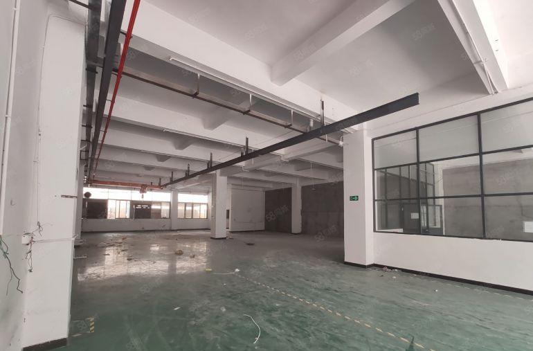 长安厦边一楼680平带航车水电装修工业厂房出租