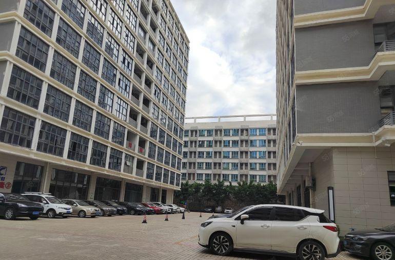 长安乌沙工业区原房东自用厂房楼上1000平整层带装修有红本