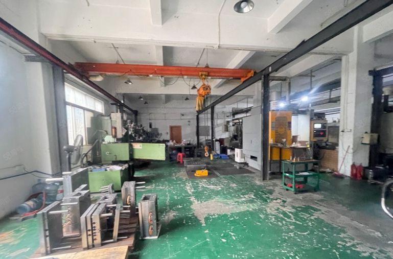 长安宵边独门独院标准厂房2750平方现成行车2吨