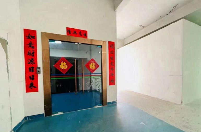 常平工业区新出楼上860平现成装修水电齐全无转让费