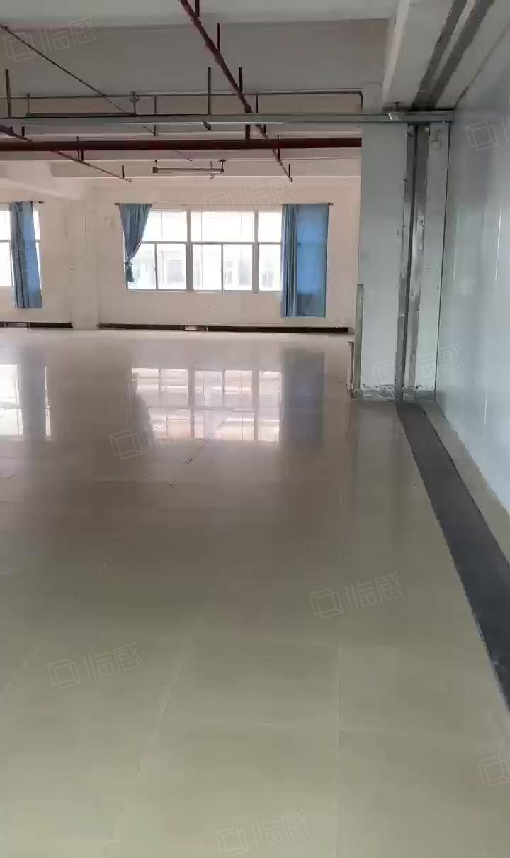 常平还珠沥厂房分组二楼1300平方带装修形象好空地大楼上招租
