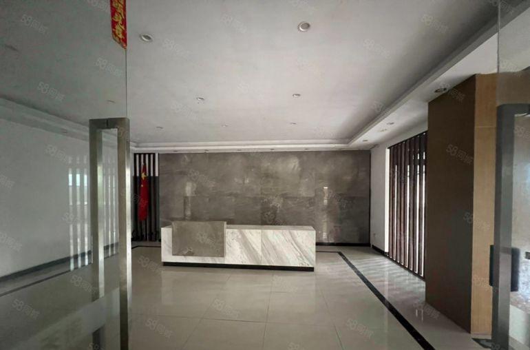 8元实际面积精装修楼上3500平方常平厂房出租，大小可分租