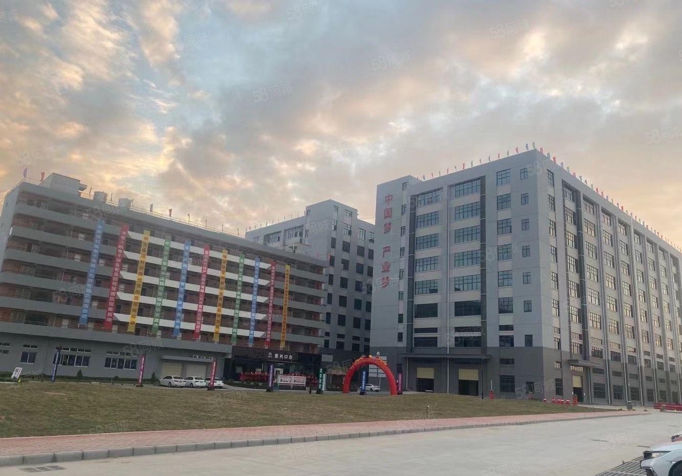 特种重工业厂房分租三楼5400平方水电线路齐全，工业集聚地