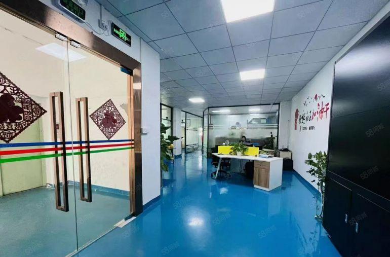 常平工业区新出楼上860平现成装修水电齐全无转让费