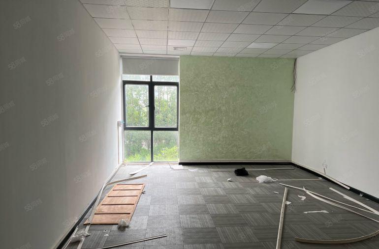 常平7米高一楼带办公室精装修，水电齐全拎包生产