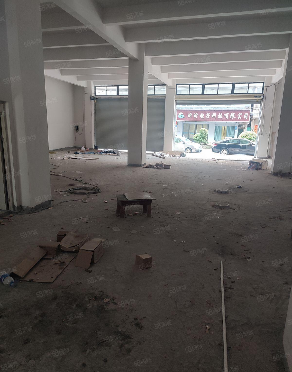 一楼厂房出租 起租200平方 6米高 可进大车 可做门面