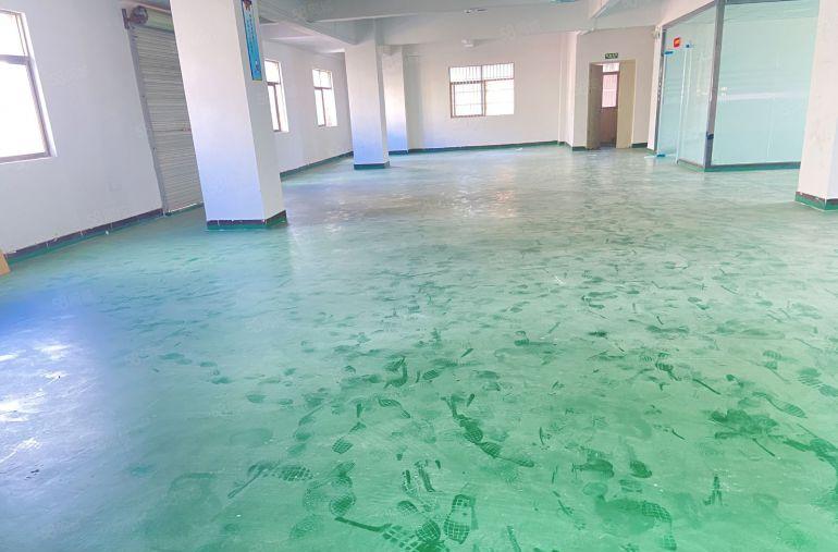 常平楼上7元厂房出租 现成办公室 适合电商加工等等