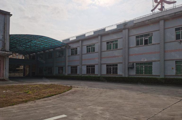 常平黄泥塘村空地大两层带装修低价单层2000平方易招工可分租