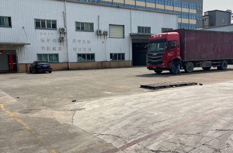 原房东独院单层厂房滴水8米，5800平方带行车，现成办公室