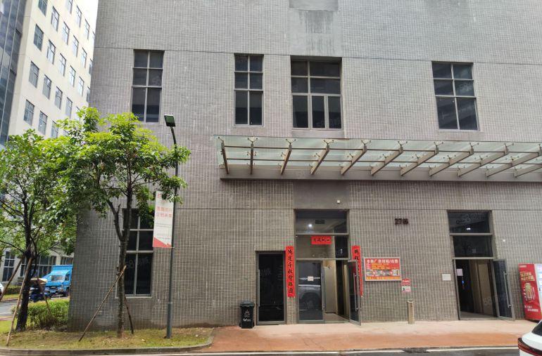 常平镇上坑珠宝园新出1100平精装修带地坪漆厂房带行车