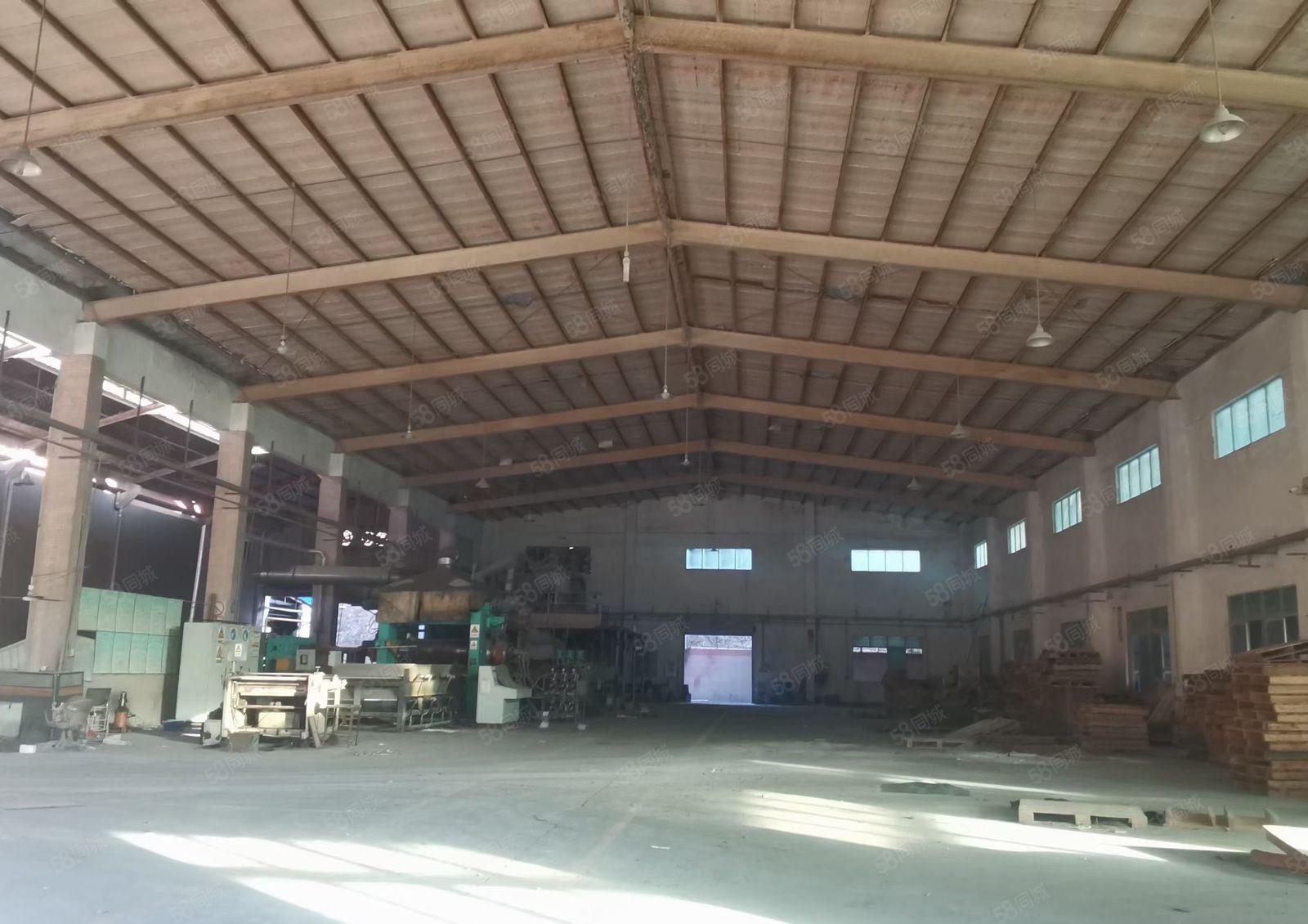 独院单层厂房2300平方，滴水7米，水电线路齐全，工业集聚地